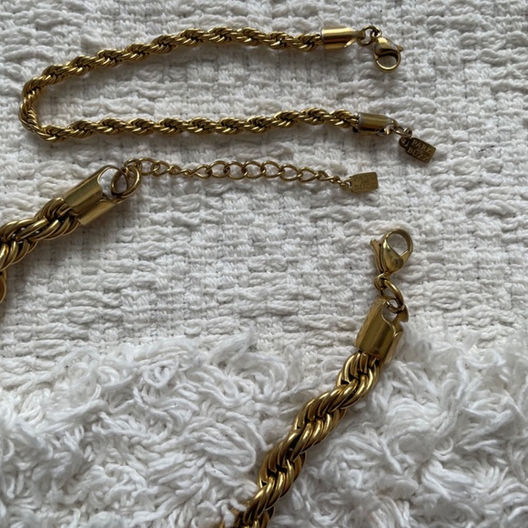 Gold rope twist necklace and matching bracelet - Picture 3 of 4